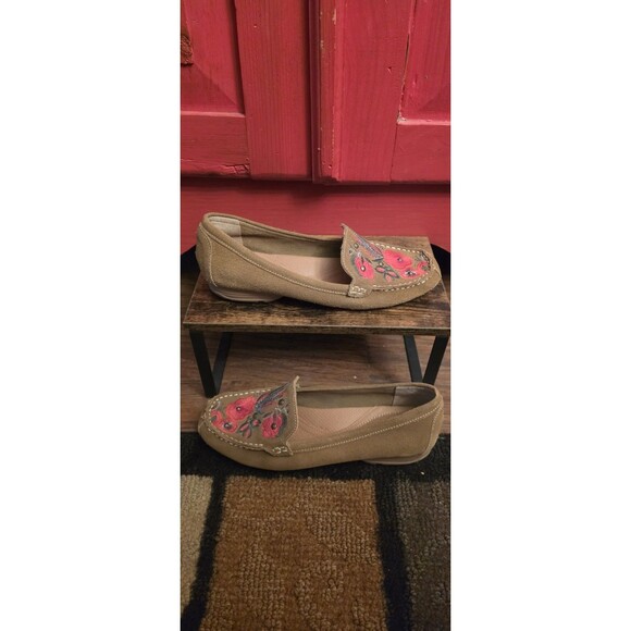 Moccasin Shoes - BareTraps 10 Otella Brown Suede Floral Embroidered Moccasin Slip On Loafer Flats